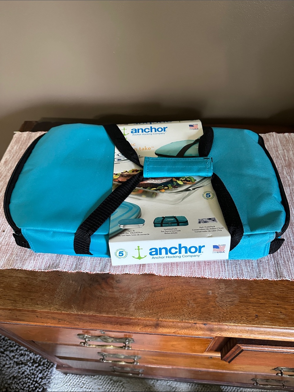 Anchor Hocking Turquoise Travel Bakeware Carrier